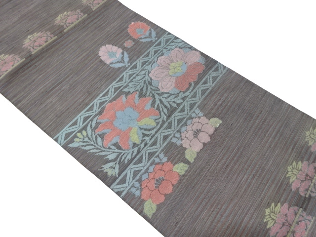 横段に花模様織り出し袋帯